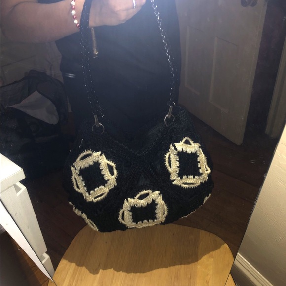 Black and white Hand Bag - Picture 3 of 3